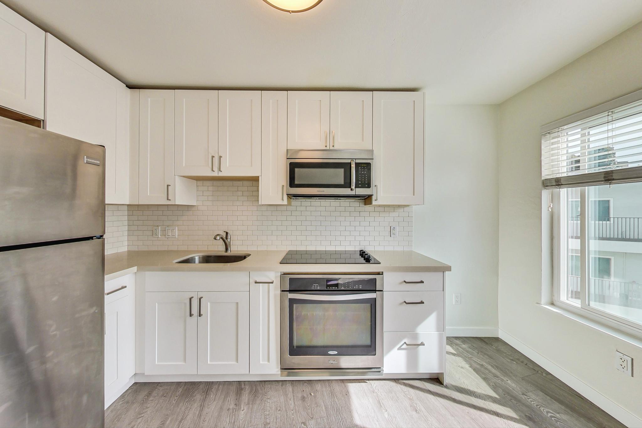 245 Lee St Oakland, CA 94610 photo 4